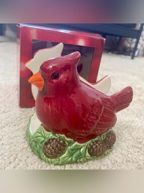 St. Nicholas Square Yuletide Red Cardinal Bird Napkin Holder - NEW Open Box!